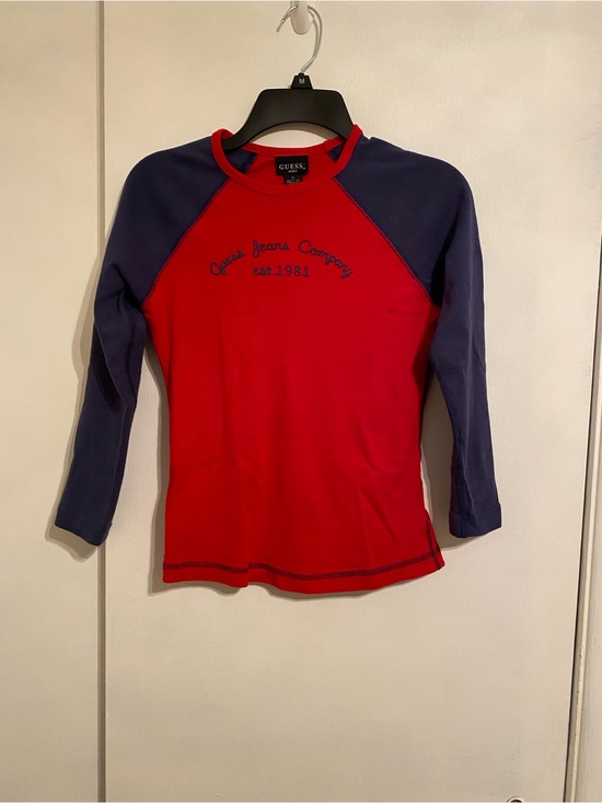 Guess Tops - Guess Jeans Blue Red Tee with Navy Raglan Accents Baseball Style Relax Top, SM